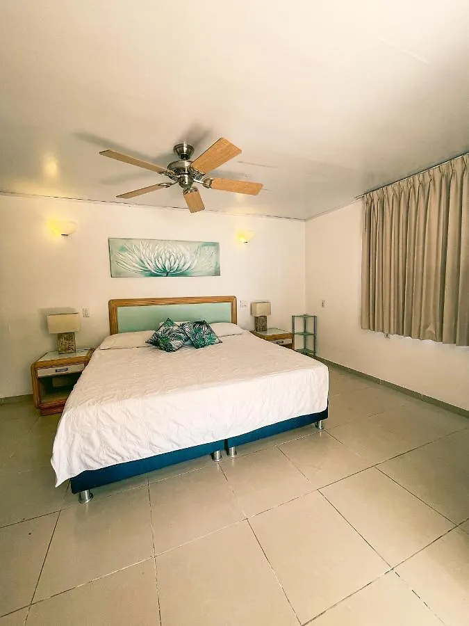 Hotel Cocoplum Beach San Andrés 4*,